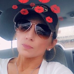 Meet your Posher, Twyla